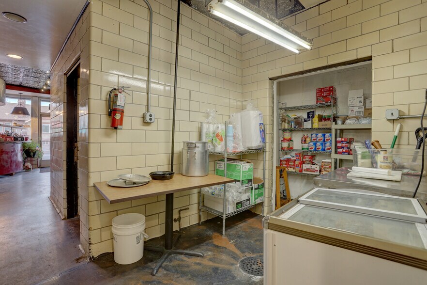 More Photos Of 3900-3910 W Colfax Ave, Denver Storefront For Lease