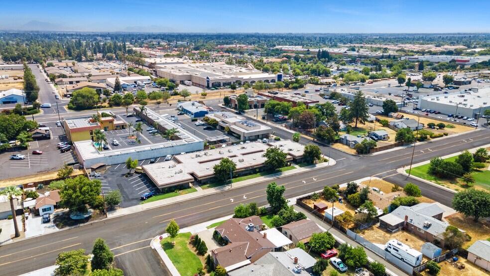 More Photos Of 1629 Pollasky Ave, Clovis Office For Sale