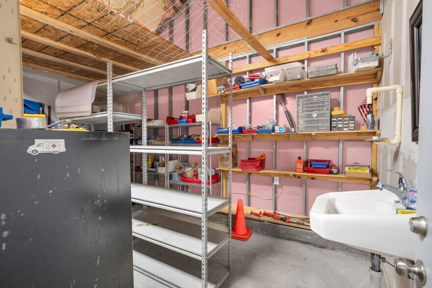 More Photos Of 22830 Fritz Ln, Spring Office Residential For Lease