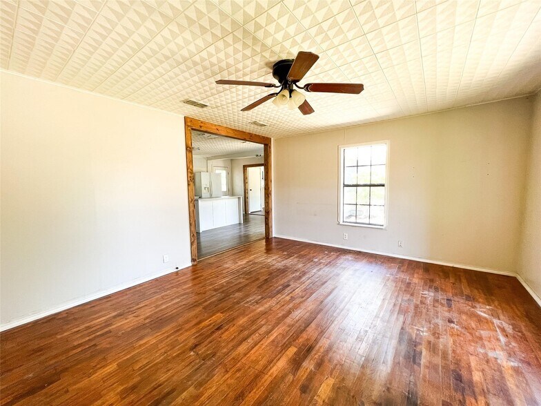 More Photos Of 1435 W Groesbeck St, Stephenville Multifamily For Sale