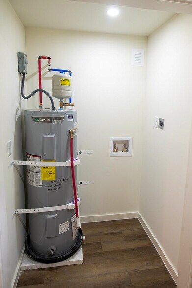 More Photos Of 1733 Main Rd, Johns Island Office For Sale