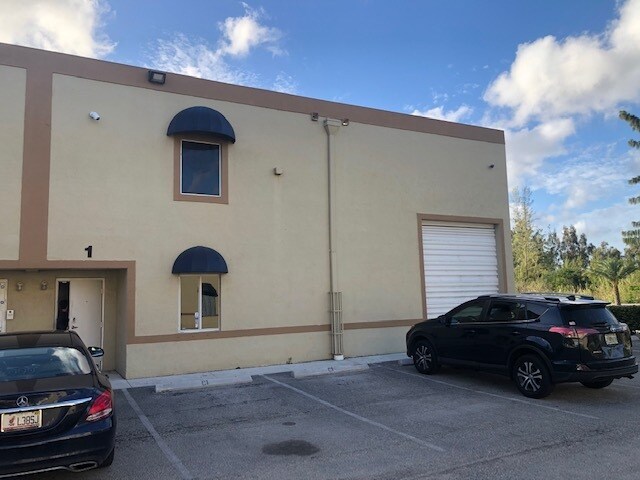 More Photos Of 10820 NW 138th St, Hialeah Warehouse For Lease