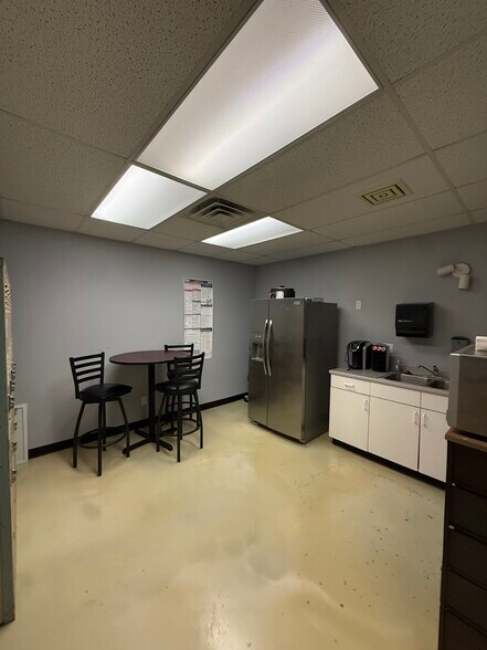 More Photos Of 1202 Industrial Dr, Warsaw Industrial For Sale