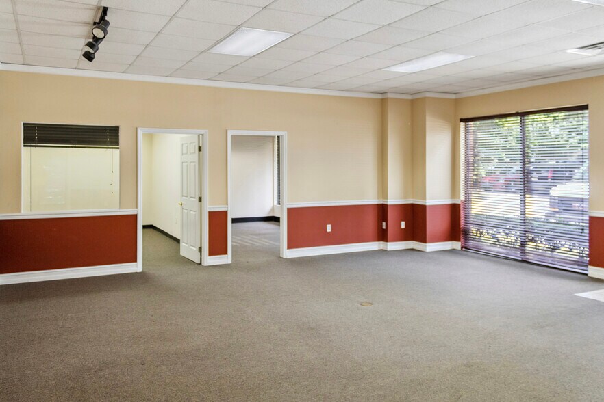 More Photos Of 2777 Miccosukee Rd, Tallahassee Medical For Lease