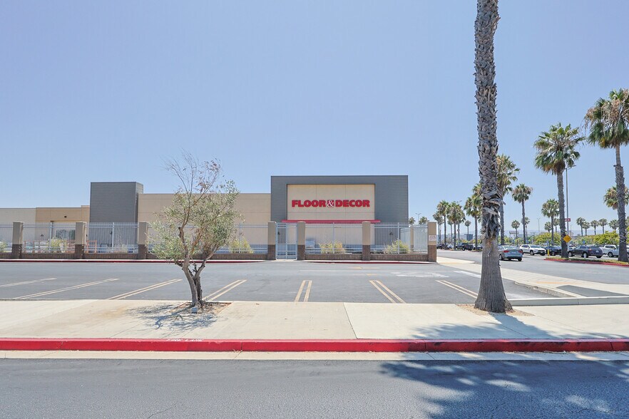 More Photos Of 500-506 Carson Town Ctr N, Carson General Retail For Sale