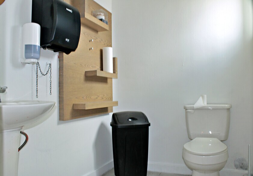 More Photos Of 2317 E Missouri Ave, El Paso Freestanding For Lease