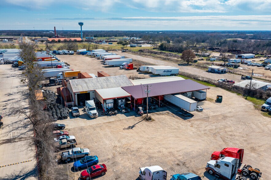 More Photos Of 305 W Simonds Rd, Seagoville Industrial For Sale