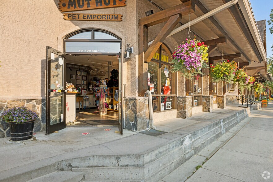 More Photos Of 1001 6 Ave, Canmore Storefront For Lease