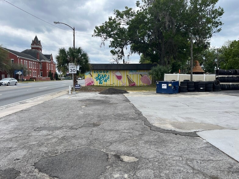 More Photos Of 207 N Temple Ave, Starke Auto Repair For Sale