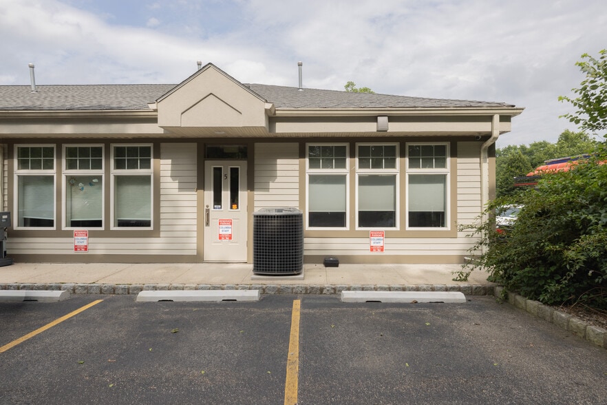More Photos Of 516 NY-303, Orangeburg Medical For Lease