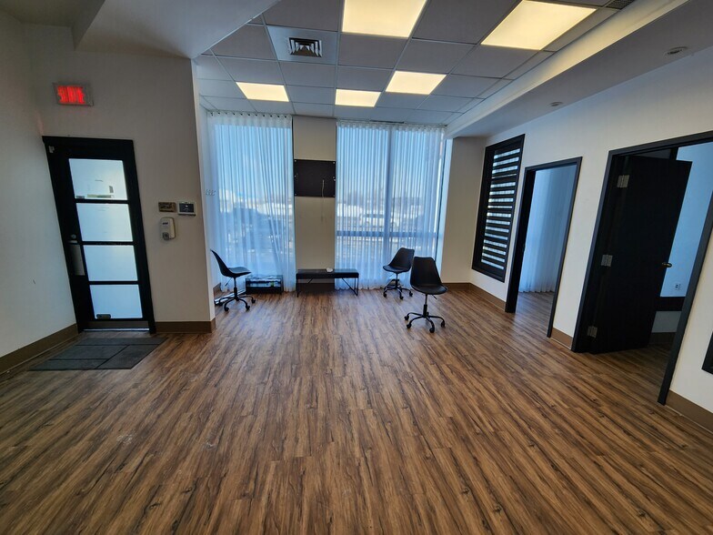 More Photos Of 2420-2440 Boul Industriel, Laval Storefront Retail Office For Lease