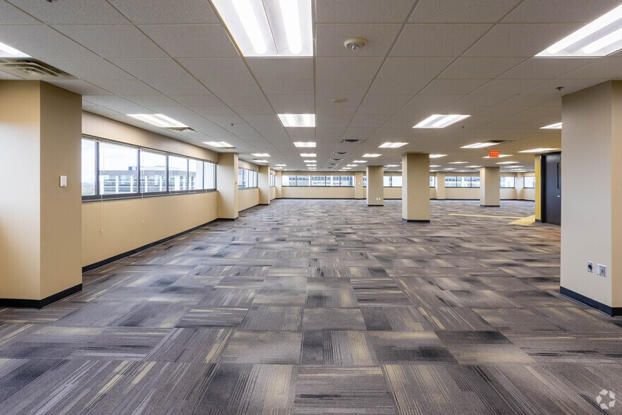 More Photos Of 435 Ford Rd, Saint Louis Park Office For Sale