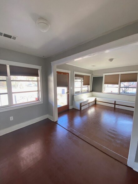 More Photos Of 1617 Ashley River Rd, Charleston Freestanding For Lease