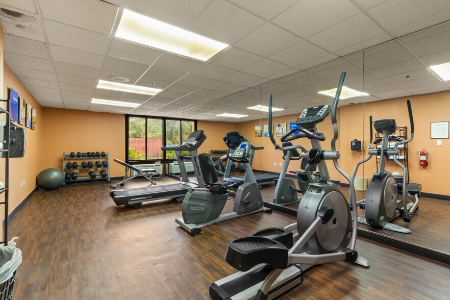 More Photos Of 7675 W Irlo Bronson Memorial Hwy, Kissimmee Hotel For Sale