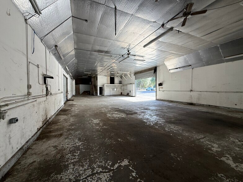 More Photos Of 2651 Henderson, Redding Warehouse For Sale