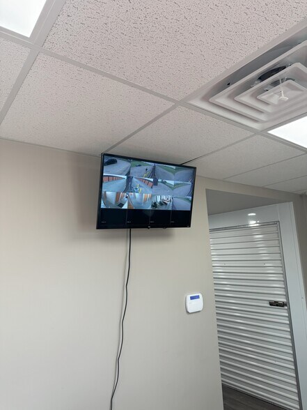 More Photos Of 2851 Business Pl SE, Massillon Self Storage For Sale