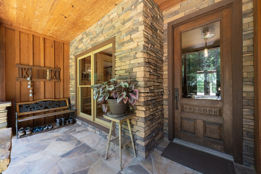 More Photos Of 1638 Old Minor Rd, Culloden Specialty For Sale