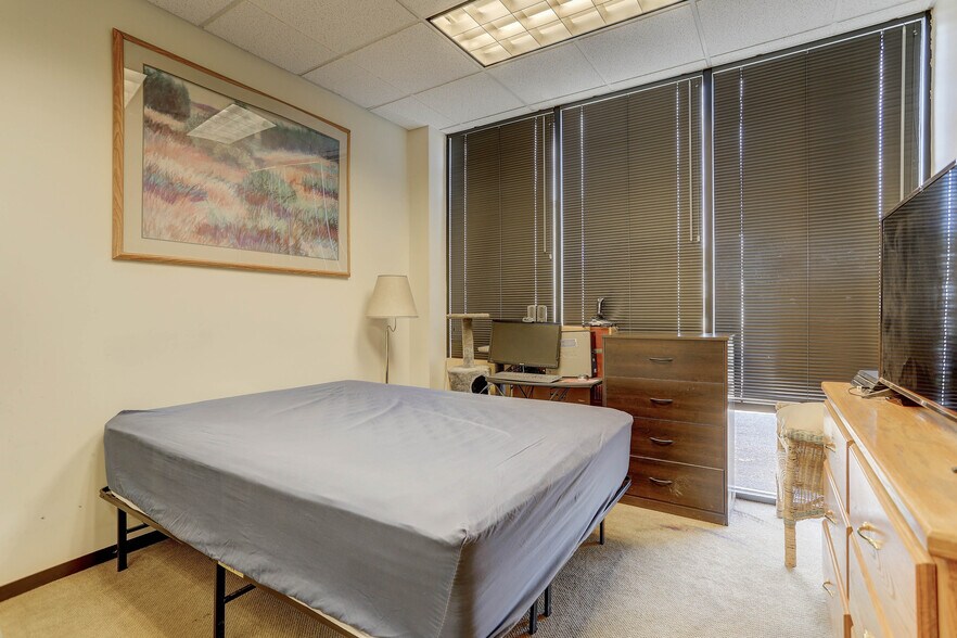 More Photos Of 920 W Mississippi Ave, Denver Warehouse For Sale