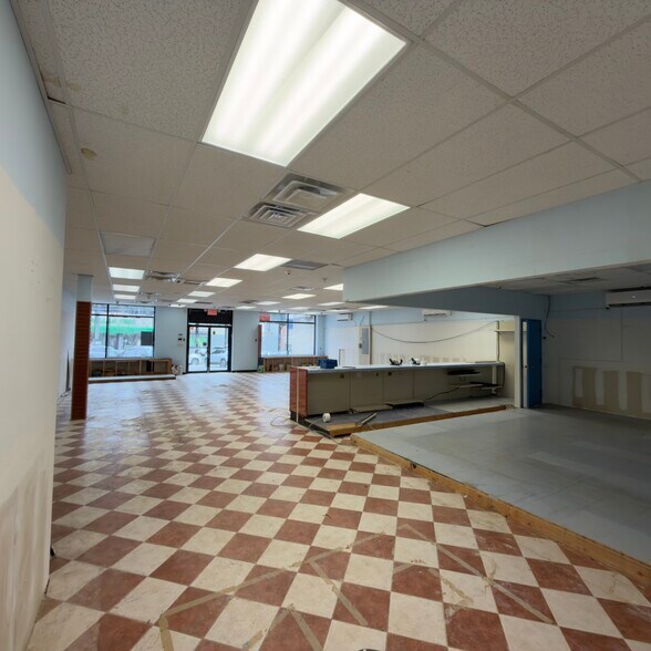 More Photos Of 609 Westchester Ave, Bronx Storefront Retail Office For Lease