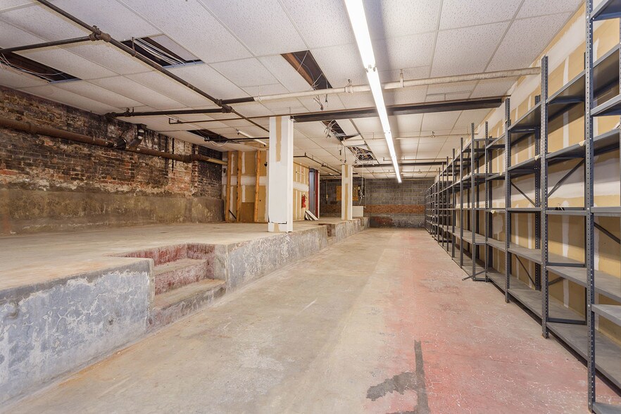 More Photos Of 17-21 Glen St, Glen Cove Storefront Retail Office For Lease