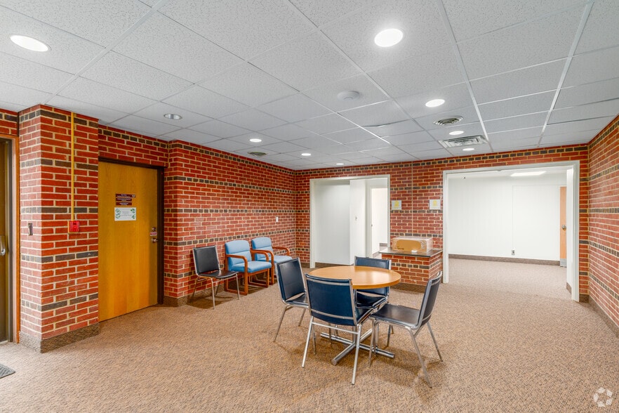 More Photos Of 501 Silverside Rd, Wilmington Office For Lease