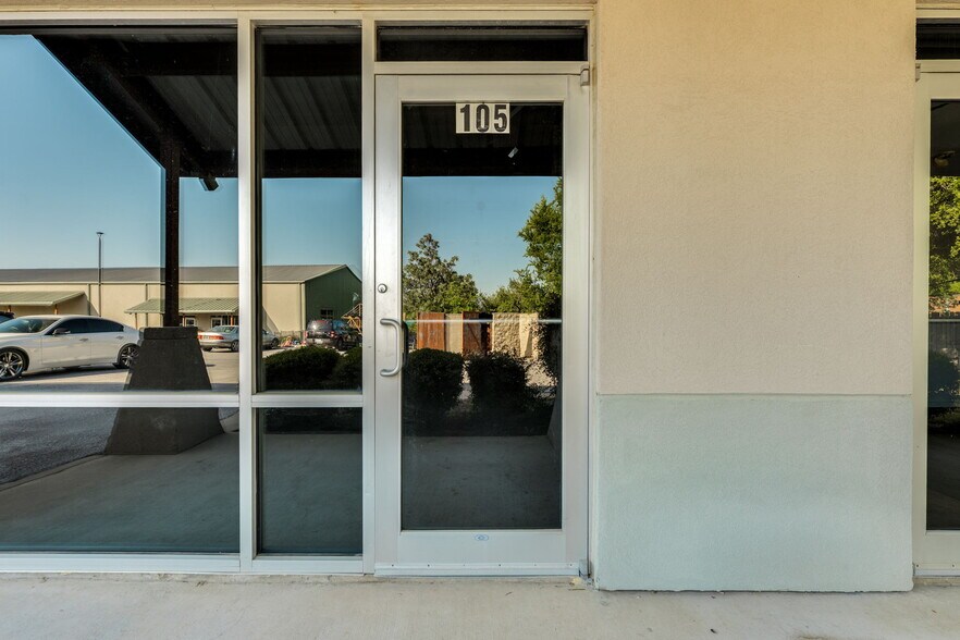 More Photos Of 2105 Ranch Road 620 S, Lakeway Storefront For Lease