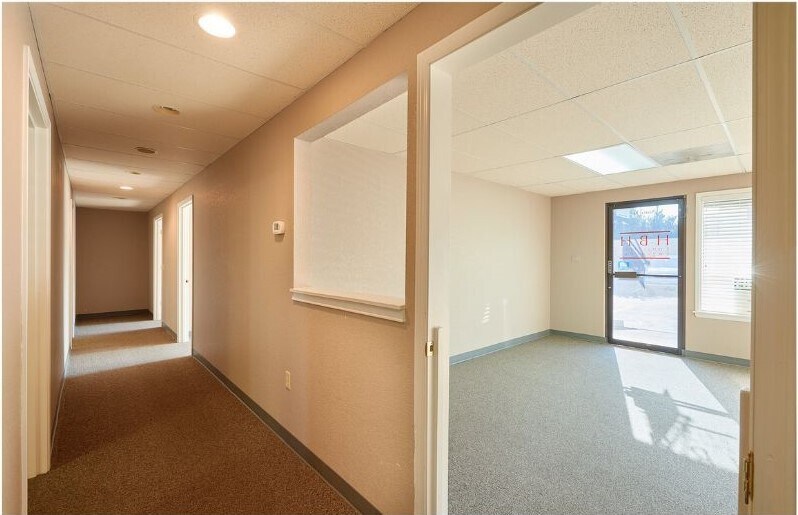 More Photos Of 2316 E Portland Rd, Newberg Storefront Retail Office For Sale