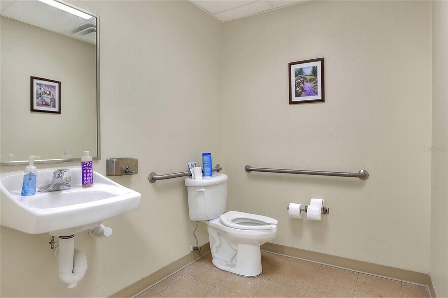 More Photos Of 1503 6th St SE, Winter Haven Storefront Retail Office For Sale