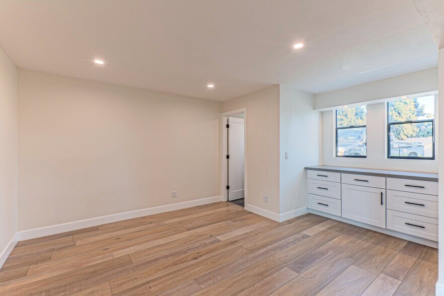 More Photos Of 3530 E Indian School Rd, Phoenix Office For Lease