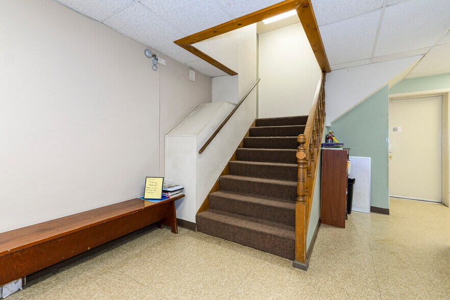 More Photos Of 4019 S Grand Blvd, Saint Louis Flex For Sale