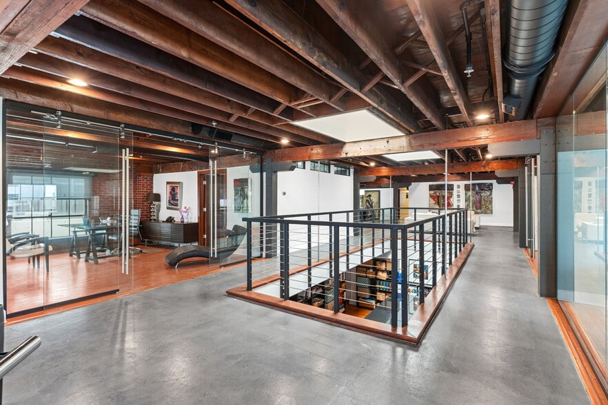 More Photos Of 1121 E Twiggs St, Tampa Loft Creative Space For Lease