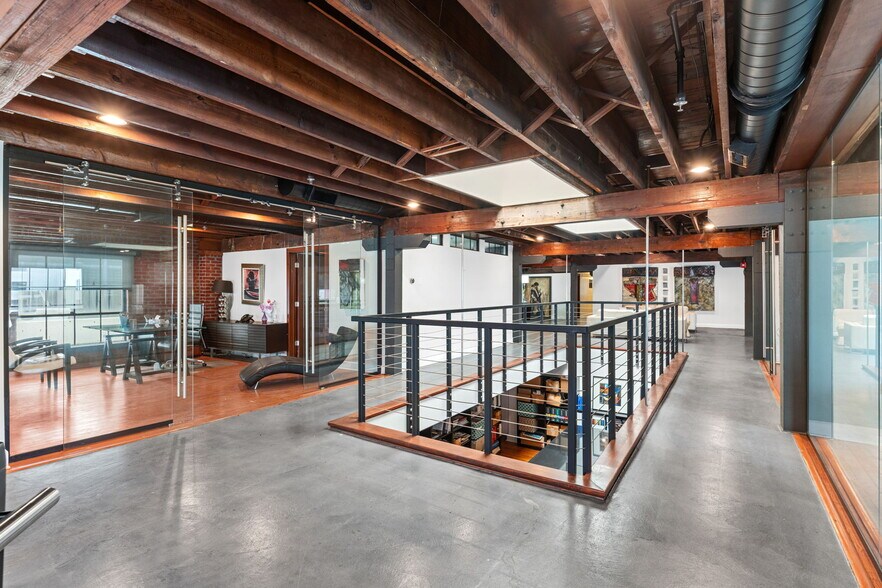 More Photos Of 1121 E Twiggs St, Tampa Office For Sale