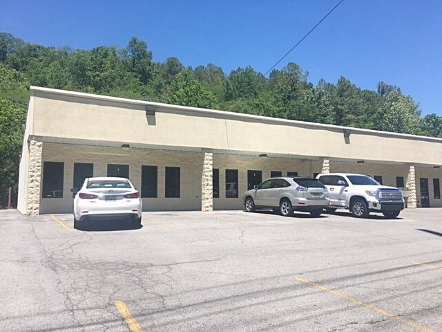 More Photos Of 1225 Coronet Dr, Dalton Office For Lease