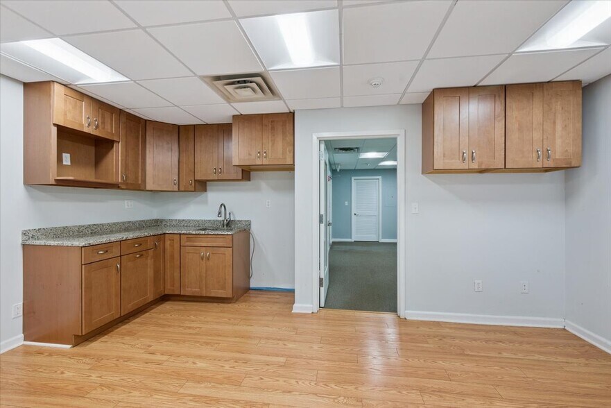 More Photos Of 159 Us Highway 46, Rockaway Office For Lease