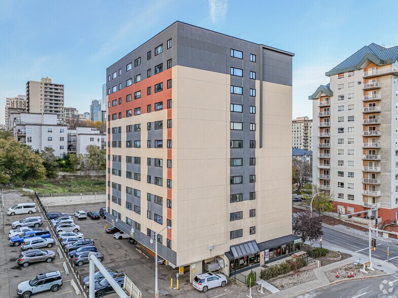 More Photos Of 9710 105th St NW, Edmonton Apartments For Sale