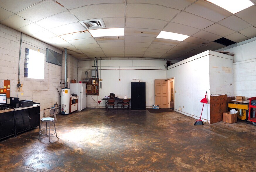 More Photos Of 1661 Roadhaven Dr, Stone Mountain Light Distribution For Sale