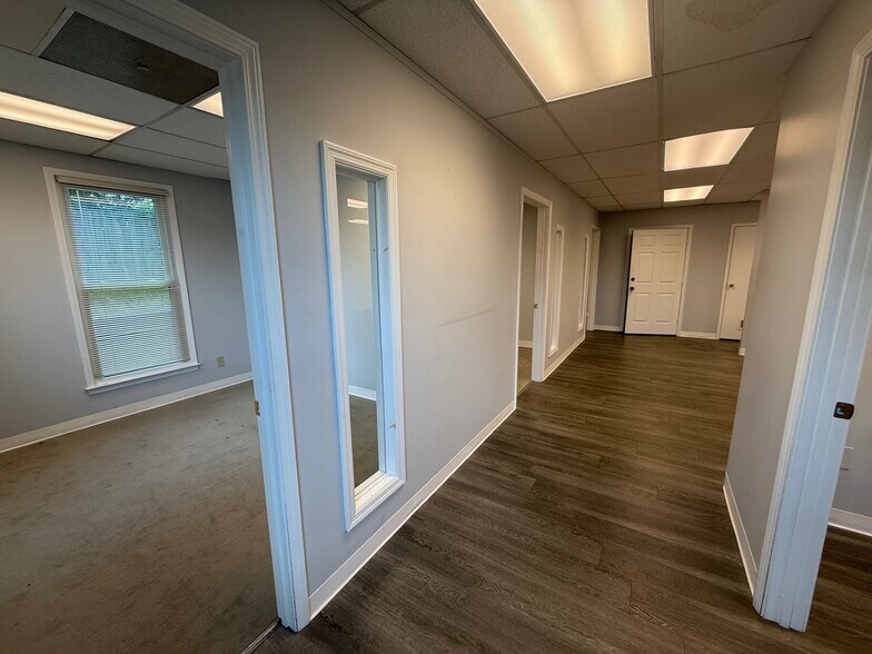 More Photos Of 4028 Holcomb Bridge Rd, Peachtree Corners Office For Lease