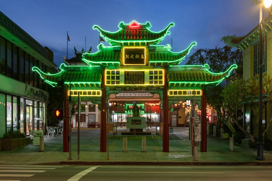 More Photos Of 936 Mei Ling Way, Los Angeles Freestanding For Sale