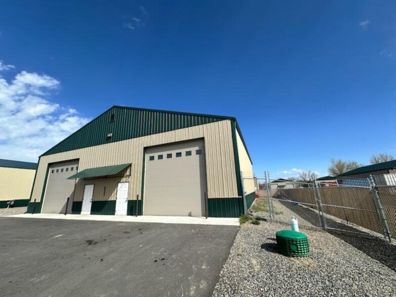 More Photos Of 8033 Workshop, Billings Industrial For Lease