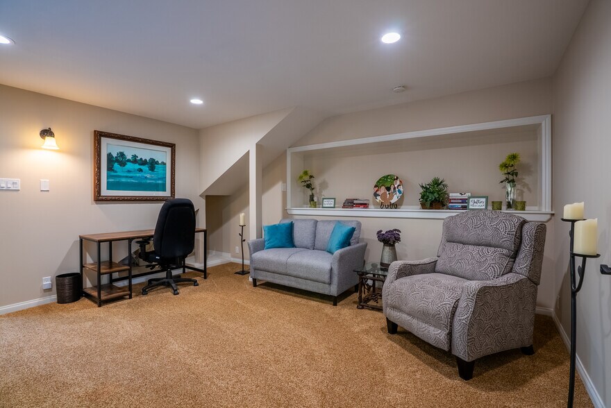 More Photos Of 10845 Meads, Orange Specialty For Sale