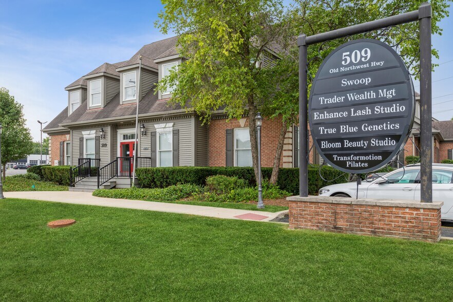 More Photos Of 509 W Old Northwest Highway, Barrington Office For Lease