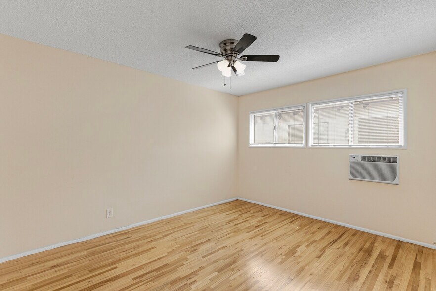 More Photos Of 4956-4960 Kester Ave, Sherman Oaks Apartments For Sale