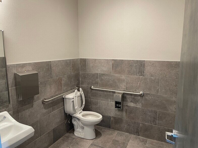 More Photos Of 2967 Oak Run Pky, New Braunfels Office For Lease