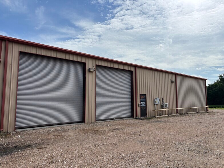 More Photos Of 3823 Fm 1128 Rd, Pearland Light Distribution For Lease