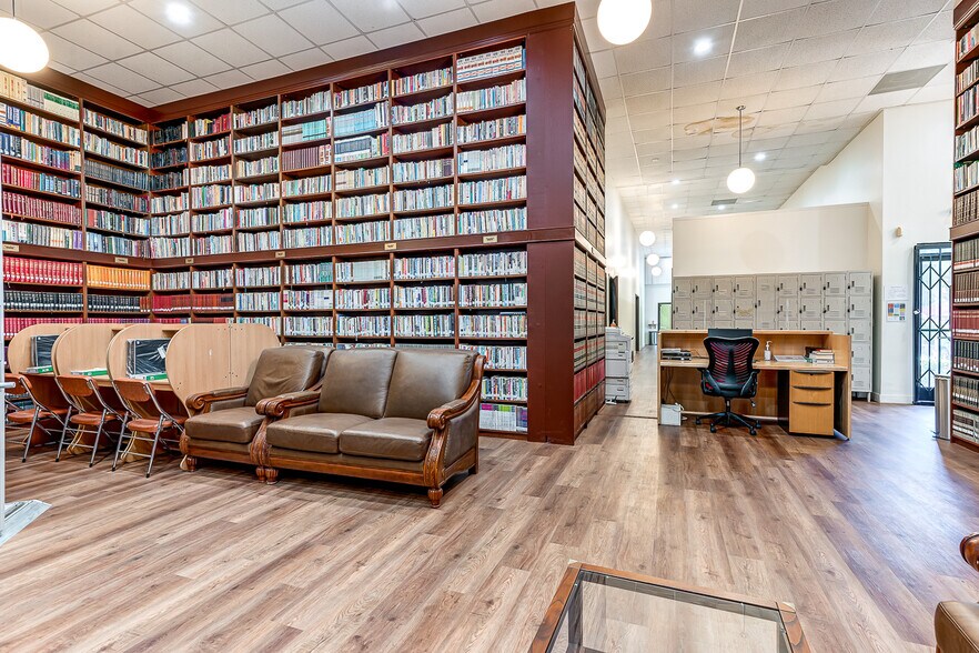 More Photos Of 702 W Holt Ave, Pomona Freestanding For Sale