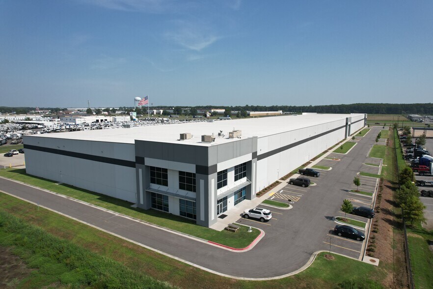 More Photos Of 9401 Diamond Dr, North Little Rock Warehouse For Lease