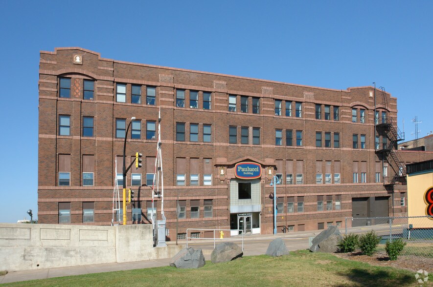 More Photos Of 525 S Lake Ave, Duluth Office For Lease