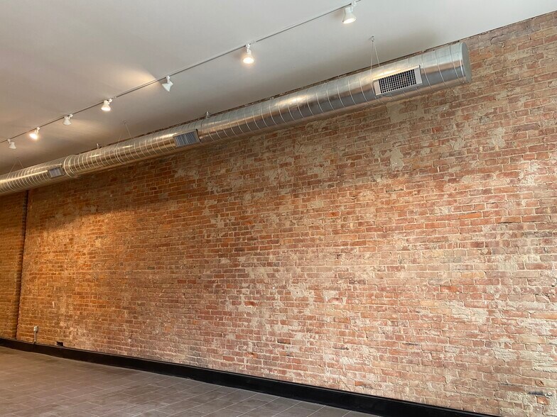 More Photos Of 324 Niagara St, Niagara Falls Apartments For Lease