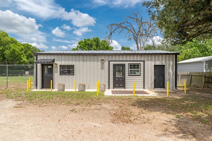 Primary Photo Of 530 Seydler st, Gonzales Office For Sale
