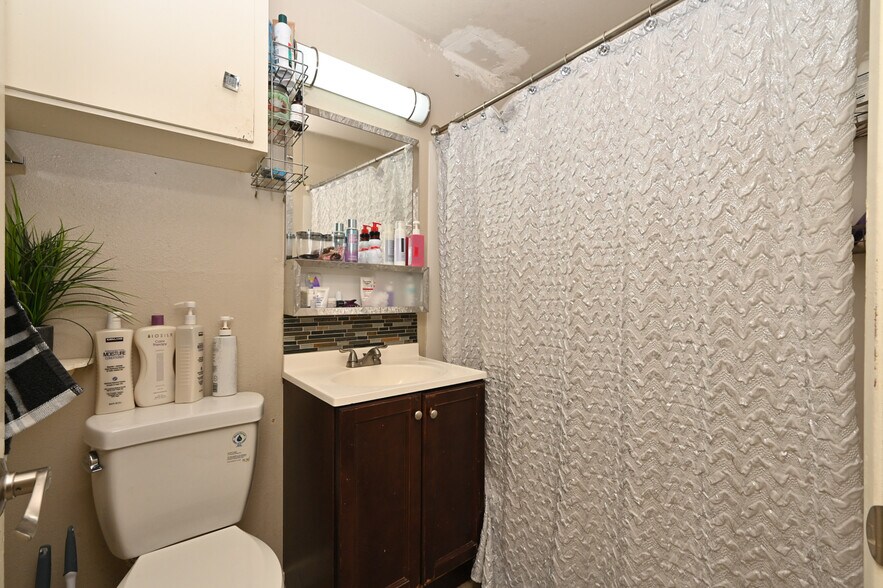More Photos Of 8630 Rainier Ave S, Seattle Multifamily For Sale